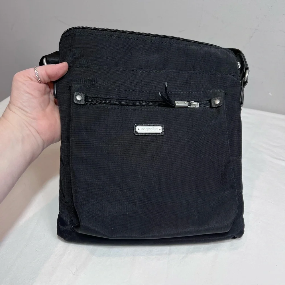 Baggallini medium black crossbody travel packable purse